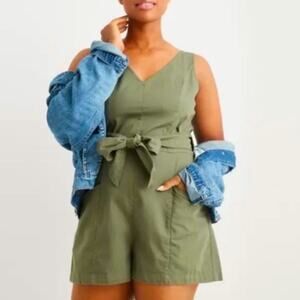 NWOT Aerie tie waist romper